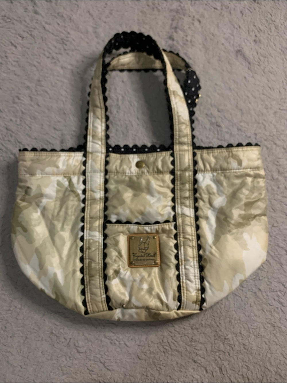 Crystal ball Beige Camo Scalloped Trim reversible Tote